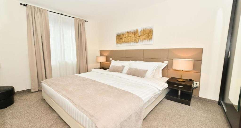 Art Plaza Hotel Sofia Room photo