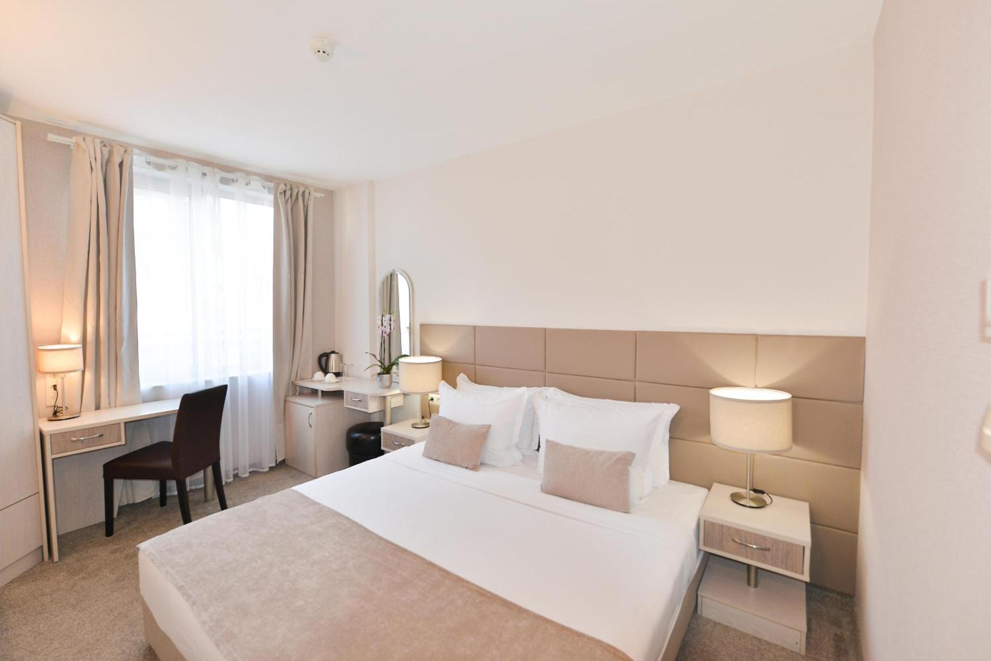 Art Plaza Hotel Sofia Exterior photo